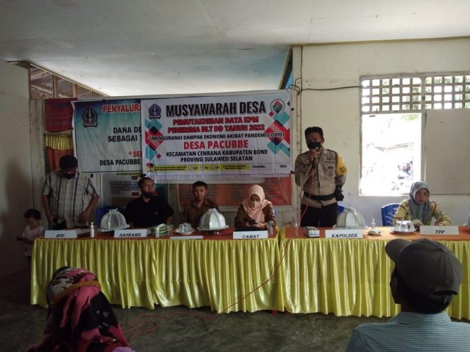 
 Bhabinkamtibmas Polsek Cenrana Polres Bone  Hadiri Musyawarah Desa