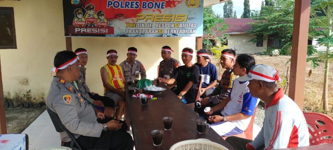 
 Jumat Curhat Kapolsek Awangpone Polres Bone Bersama Warga Kelurahan Macope Membangun Persatuan