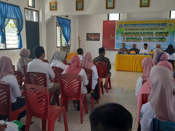 
 Panit Binmas Sampaikan Jumat Curhat Pada Pertemuan Lokakarya Mini Lintas Sektoral