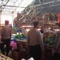 Kegiatan patroli Polsek Tellu Siattinge di pasar Tokaseng