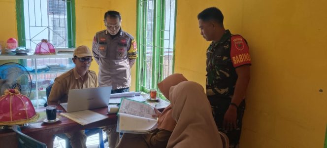 
 Bentuk Pengawasan, Bhabinkamtibmas Hadir Dalam Verifikasi Monitoring Dan Evaluasi  Dana Desa