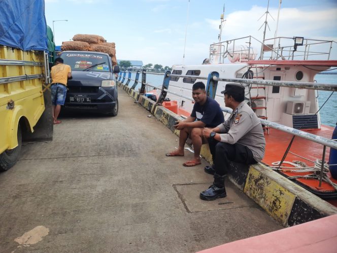 
 Temui Sopir Truck,  Pastikan Situasi Kondusif Sebelum Keberangkatan Kapal