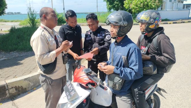 
 Tertib Administrasi Penyeberangan, Lakukan Pemeriksaan Pada Kendaraan Yang Akan Dimuat Di Kapal Ferry