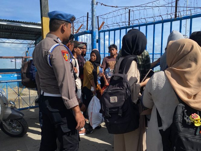 
 Ramai Penumpang, Personil Lakukan Pengamanan