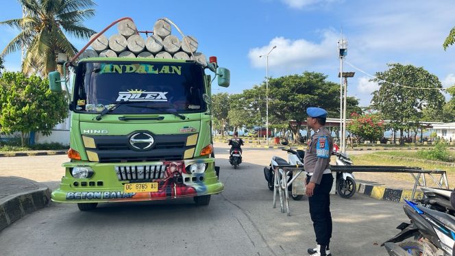 
 Muatan Alat Berat, Personil Lakukan Pemeriksaan