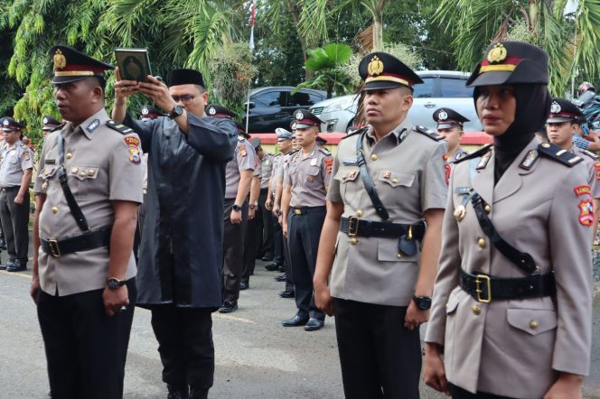 
 Sertijab di Polres Bone: Kapolsek Kahu dan Bengo