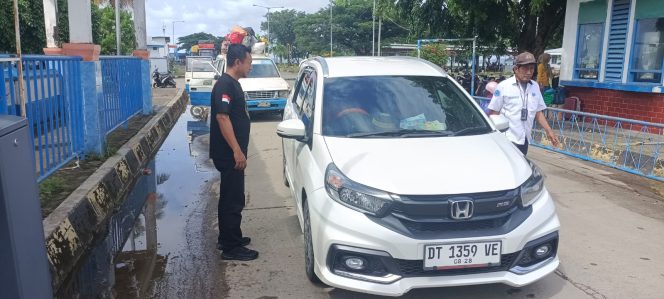 
 Tertib Administrasi Penyeberangan, Lakukan Pemeriksaan Pada Kendaraan Yang Akan Dimuat Di Kapal Ferry