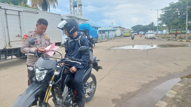 
 Periksa Administrasi Kendaraan, Pastikan Seluruh Kendaraan Tertib Administrasi