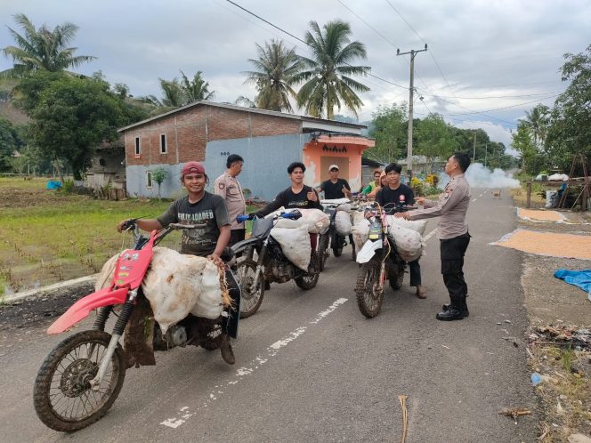 
 Patroli Sambang oleh Polsek Palakka Polres Bone: Peningkatan Kesadaran Tertib Lalu Lintas