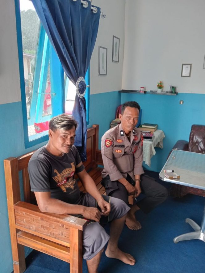 
 Aiptu Adiwijaya Personil Sek Tonra, Titip Pesan Kamtibmas, Pada Warganya, Polres Bone