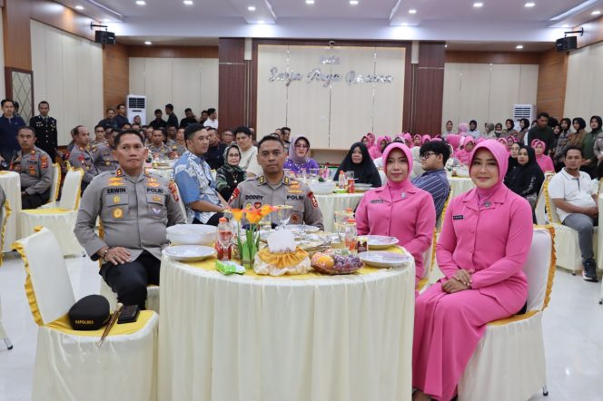 
 AKBP Erwin Syah, S.I.K., M.H. Pimpin Apel Perdana sebagai Kapolres Bone