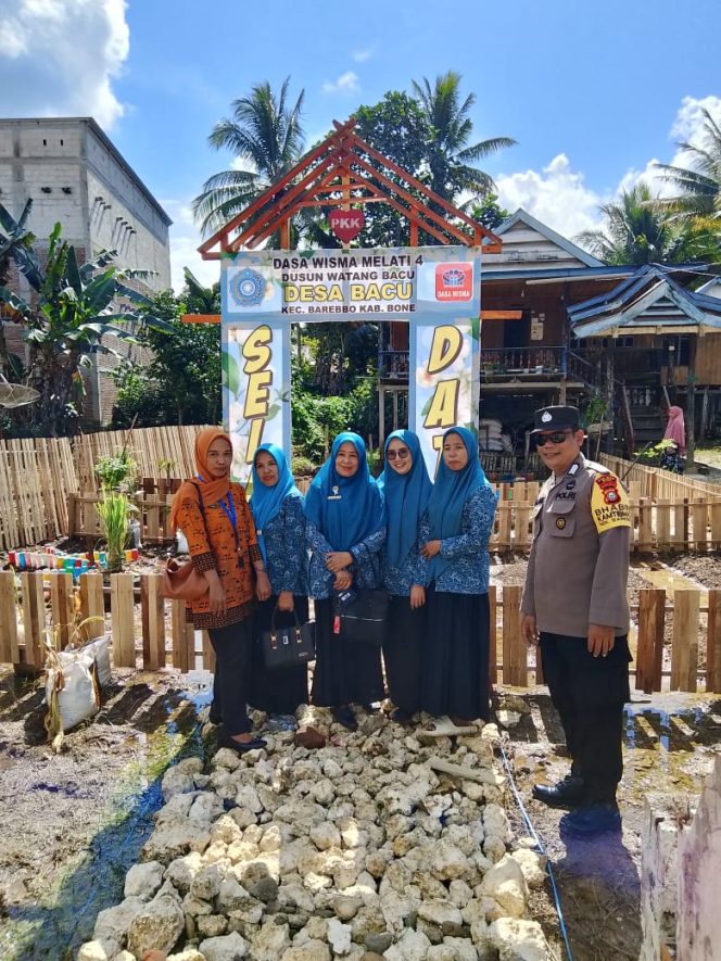 
 Ajak Warga Desa Bacu dan Desa Lampoko Manfaatkan Lahan Kosong untuk Menanam Sayur