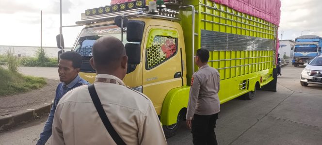 
 Ramai Penumpang, Personil Lakukan Pengamanan