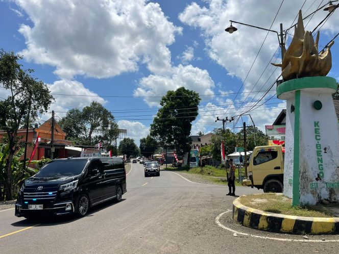 
 Personel Polsek Bengo, Laksanakan PAM Jalur Arus Lalu Lintas, Poros Bone-Makassar,