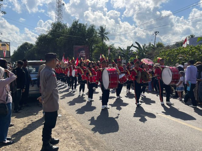 
 Personil Polsek Bengo, Laksanakan Pengamanan dan Pengaturan Lalu Lintas, pada Lomba Gerak Jalan Indah, HUT RI ke-79,