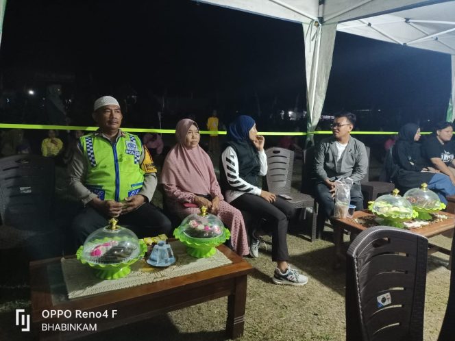 
 Kapolsek Bengo IPDA Irah, SH, Bersama Anggota, Pantau Lomba Pentas Malam Kesenian, di Desa Bulu Allaporenge,