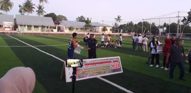 
 Polsek Ponre melaksanakan pengamanan Penutupan Turnamen Sepak Bola La Mappapenning Cup didesa mappesangka kecamatan Ponre