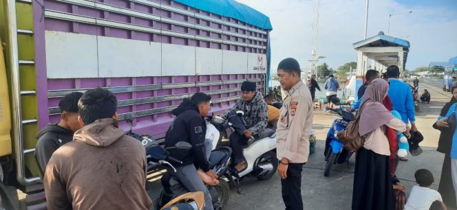 
 Keberangkatan Kapal, Personil Lakukan Pelayanan Dan Pengamanan