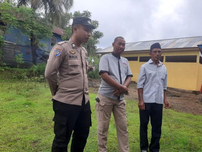 
 BRIPKA ABD MALIK KUNJUNGI WARGANYA  ,TITIP PESAN KAMTIBMAS POLSEK TONRA, POLRES BONE