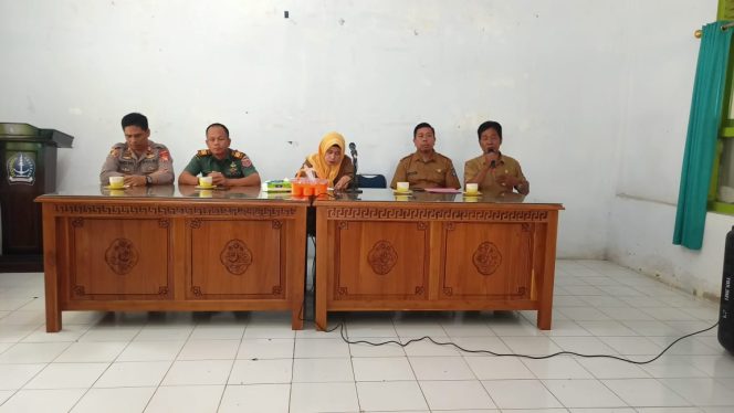 
 Bersinergi, Kapolsek Tellu Siattinge hadiri Rapat Pembubaran Panitia HUT Kemerdekaan