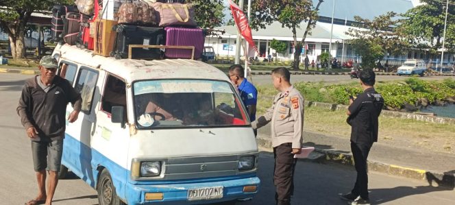 
 Keberangkatan Kapal, Personil Lakukan Pengamanan