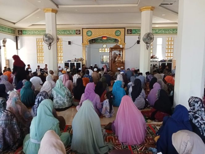 
 Peringatan Maulid Nabi Besar Muhammad ﷺ di Mesjid Jami Nurul Iman Kecamatan Awangpone