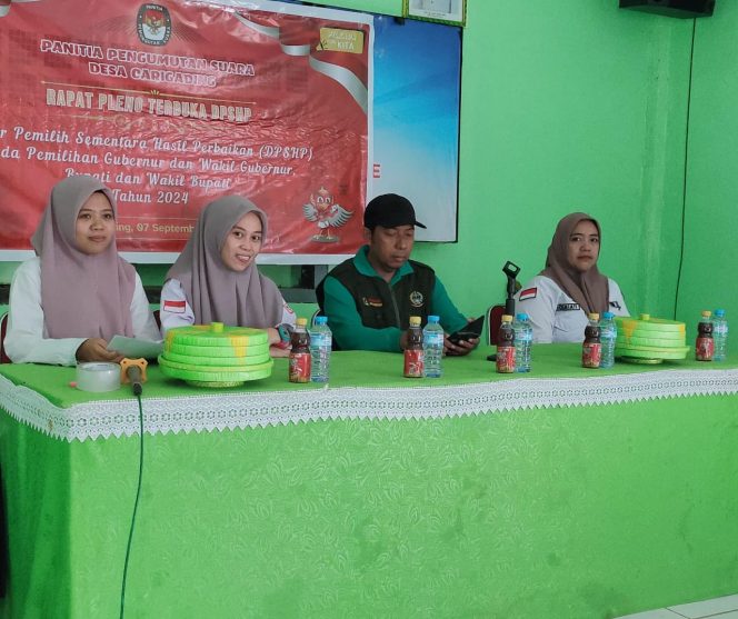 
 Polsek Awangpone Polres Bone Memantau Rapat Pleno Rekapitulasi DPSHP Desa Carigading