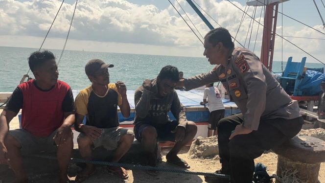 
 Temui Nelayan, Berikan Edukasi Dan Pesan Kamtibmas