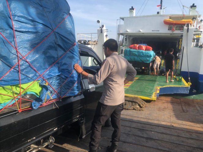 
 Keberangkatan Kapal, Personil Lakukan Pelayanan Dan Pengamanan