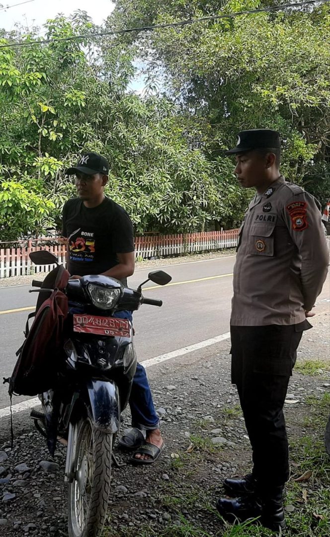 
 GIAT BHABIN ADALAH  KUNJUNGI WARGANYA  ,TITIP PESAN KAMTIBMAS POLSEK TONRA, POLRES BONE