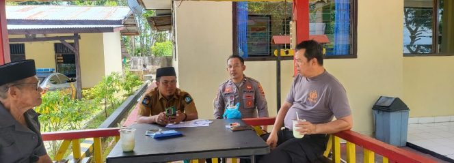 
 Kanit Binmas Lakukan Sambang Untuk  Jaga Situasi Kamtibmas Jelang Pemilu Kada  Polsek Tonra , Polres Bone