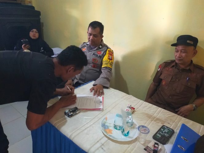 
 Bhabinkamtibmas Polsek Cenrana Laksanakan Problem Solving Di Desa Binaannya