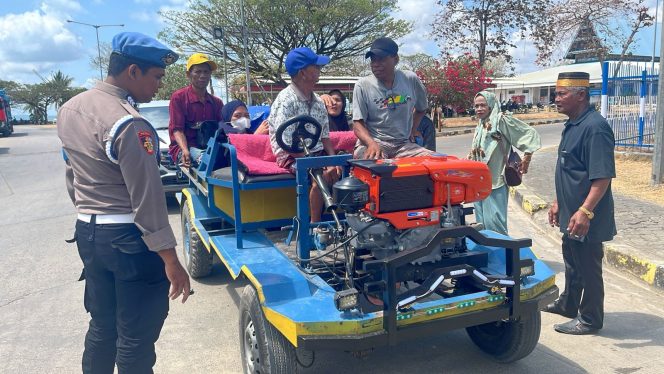 
 Pastikan Situasi Kondusif Sebelum Keberangkatan Kapal, Personil Lakukan Pengamanan