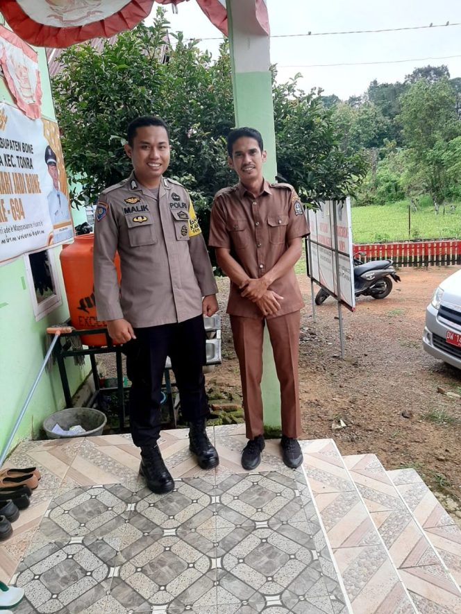 
 PA MALIK KUNJUNGI WARGANYA  ,TITIP PESAN KAMTIBMAS POLSEK TONRA, POLRES BONE