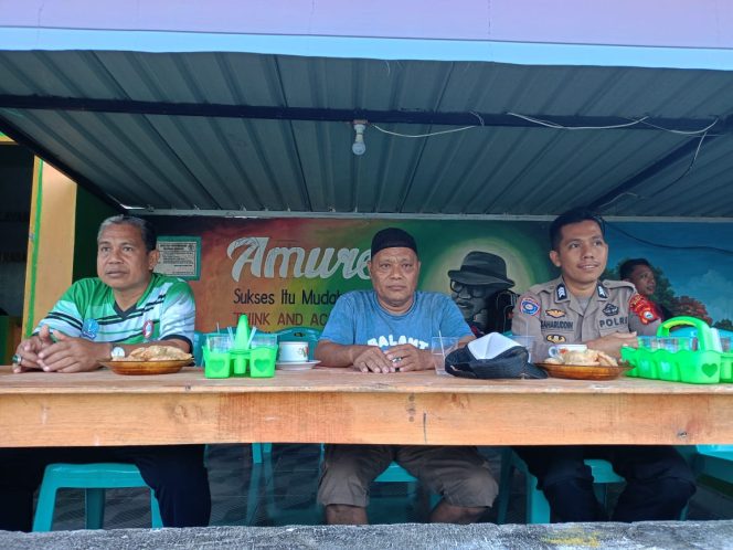 
 Polsek Awangpone Polres Bone Amankan Turnamen Bola Voli Santri di Ponpes Al-Ma’arif Bilae 