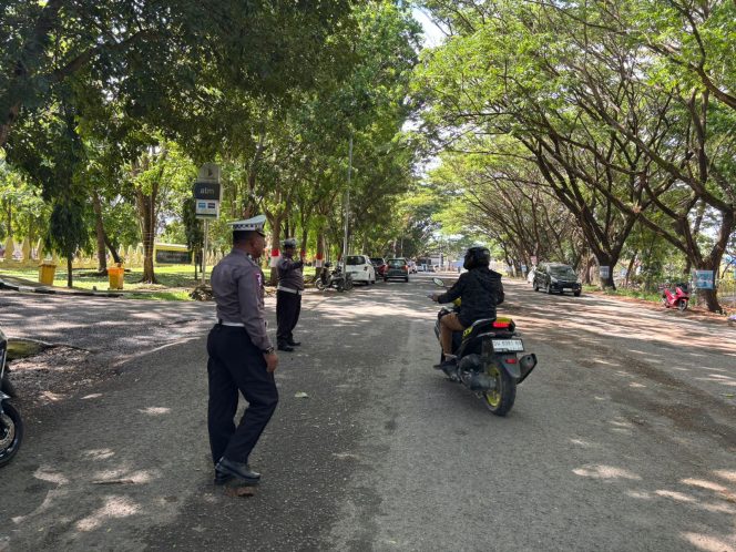 
 Jaga Kamseltibcar Lantas, Satlantas Polres Bone PAM Unjuk Rasa di Depan DPRD Bone