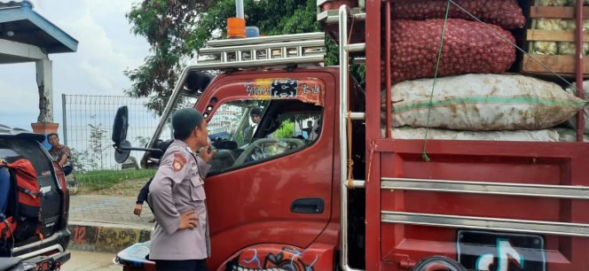 
 Tertib Administrasi Penyeberangan, Lakukan Pemeriksaan Pada Kendaraan Yang Akan Dimuat Di Kapal Ferry