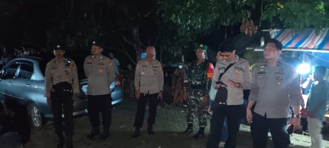 
 Personil Polsek Mare Polres Bone, Amankan Kampanye Akbar Calon Bupati/Wakil Bupati Nomor  Urut 03