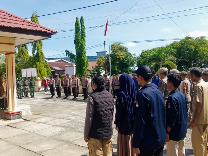 
 Camat Sibulue Pimpin Apel Gabungan Kesiapan Pengamanan TPS di Mapolsek Sibulue