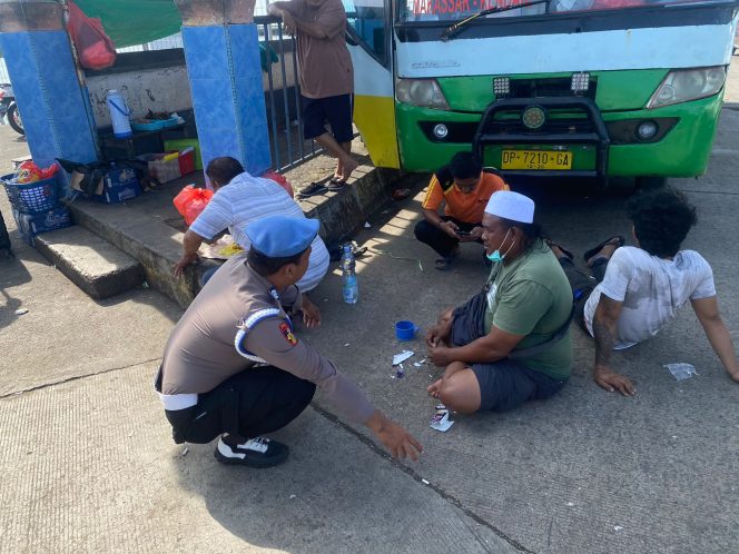 
 Keberangkatan Kapal, Personil Lakukan Pengamanan