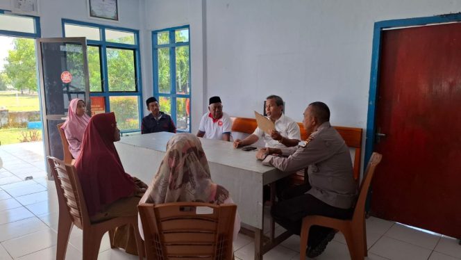 
 IPTU A.SOFYAN WAKA POLSEK ANTUSIAS LAKUKAN  KUNJUGAN PADA WARGA, HANYA JAGA KEAMANAN, POLRES BONE