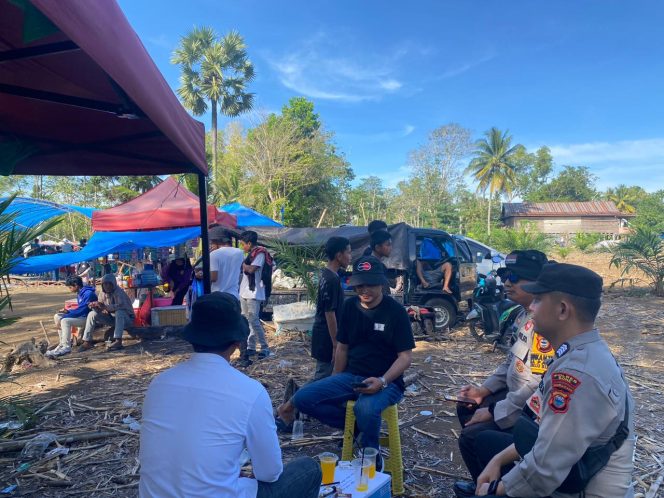 
 Ajak warga jaga keamanan lingkungan, Unit Binmas Polsek Tellu Siattinge lakukan patroli dialogis