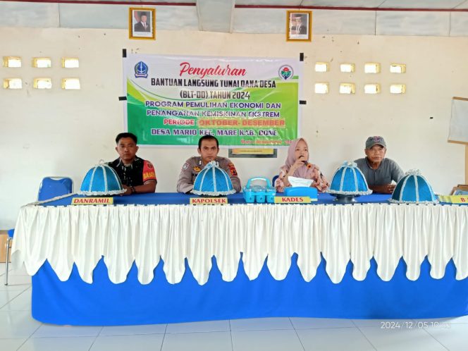 
 Bhabinkamtibmas Polsek Mare Polres Bone, Menghadiri Penyaluran BLT Bulan Oktober – Desember Anggaran 2024