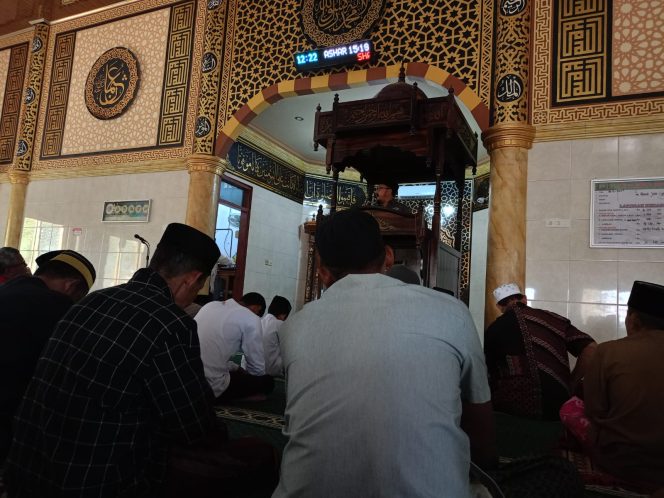
 Pendampingan Safari Kamtibmas oleh Bhabinkamtibmas Polsek Awangpone di Masjid Raya Darul Muttaqin
