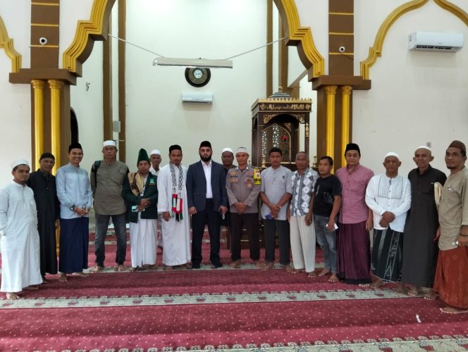 
 Bhabinkamtibmas Polsek Tanete Riattang Hadiri Roadshow Dakwah Palestina di Masjid Nuruttijarah