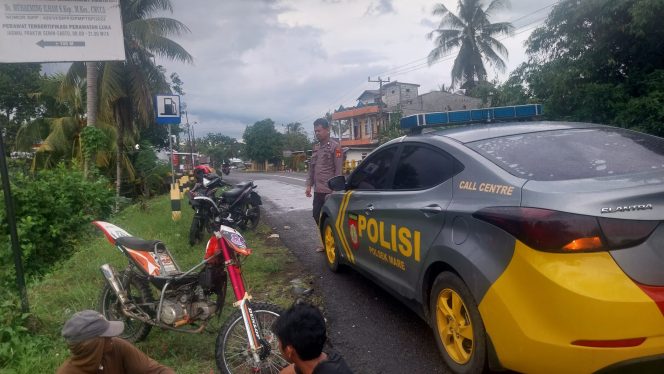 
 Responsif, Personil Polsek Mare Polres Bone Tangani Laka Lantas