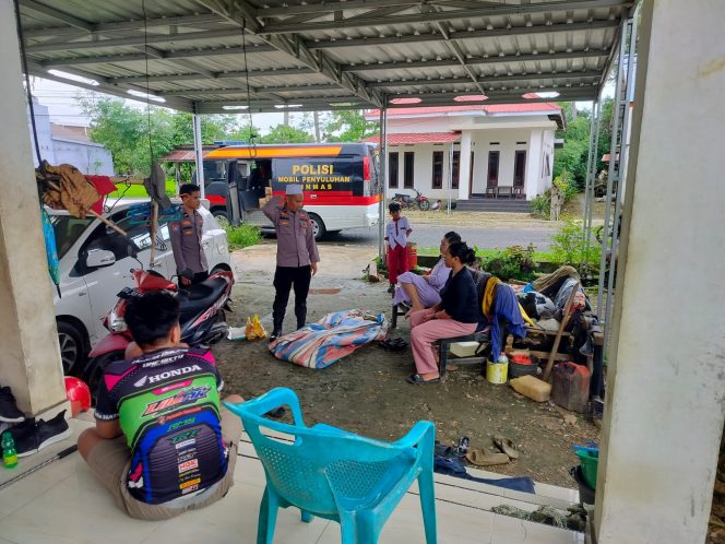 
 Patroli DDS Satuan Pembinaan Masyarakat Polres Bone, KBO Sat Binmas Ipda Ismail Berikan Himbauan Kamtibmas