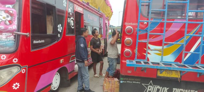 
 Ramai Penumpang, Personil Lakukan Pengamanan