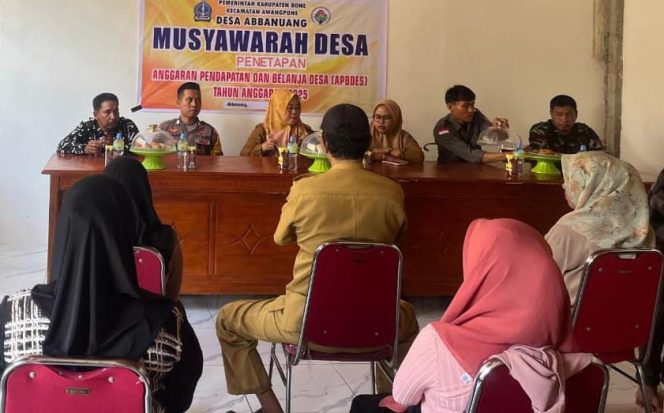 
 Polsek Awangpone Polres Bone Musyawarah Desa Abbanuang Penetapan APBDes Tahun 2025