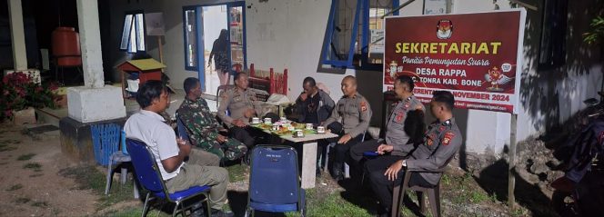 
 WAKA POLSEK ANTUSIAS LAKUKAN  KUNJUGAN PADA WARGA, HANYA JAGA KEAMANAN,JELANG PEMILU POLRES BONE